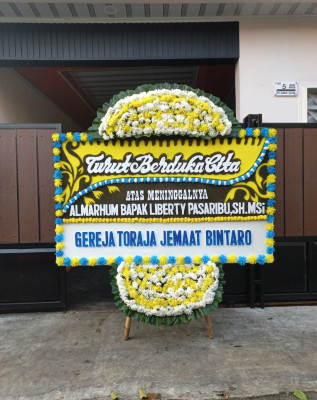 Papan Bunga Duka di Matani Tiga